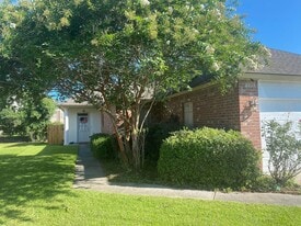 Building Photo - 3450 Northlake Ave