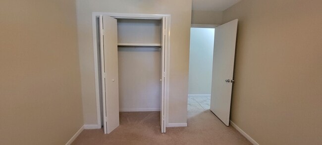 Building Photo - 2220 NW 14th Ave