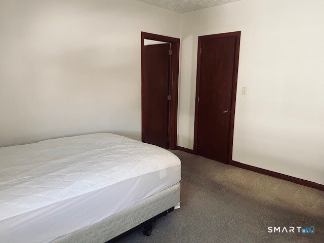 Building Photo - 1567 Main St