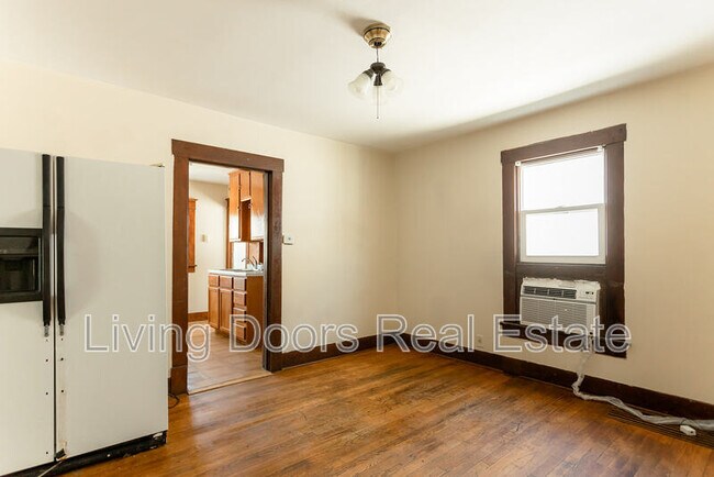 Building Photo - 1025 N 8th St