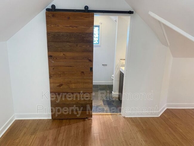 Building Photo - 2901 Maplewood Rd