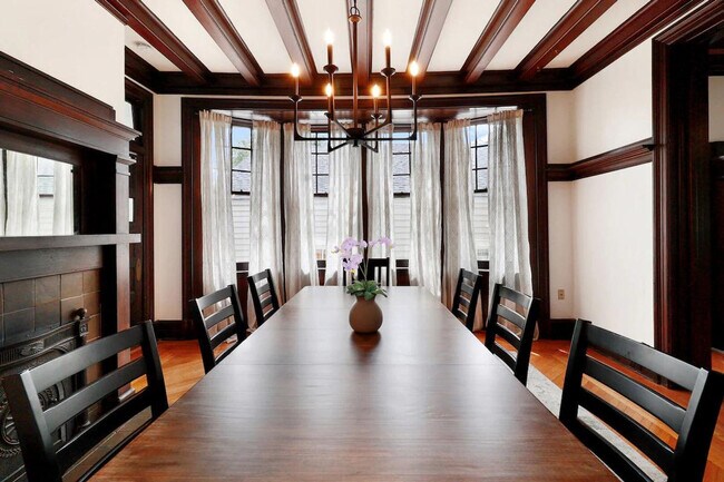 Building Photo - 4327 Canal St