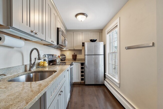 Building Photo - 74-76-76 Bromfield St