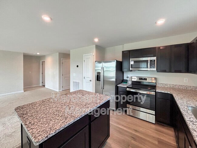 Building Photo - 609 Glamis Ct
