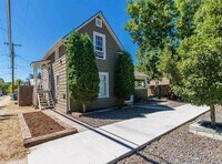 Building Photo - Alturas St Triplex