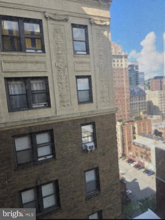 Building Photo - 1324 Locust St