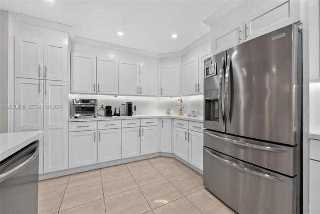 Building Photo - 8390 SW 72nd Ave