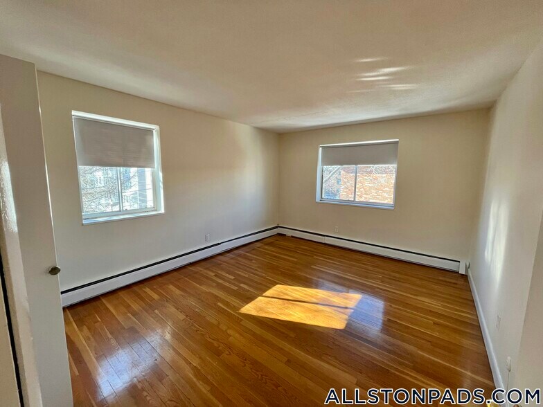 Building Photo - 90 Gardner St