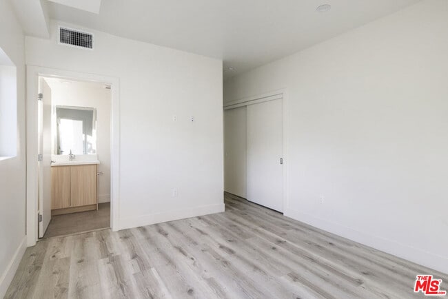 Building Photo - 3210 Verdugo Rd
