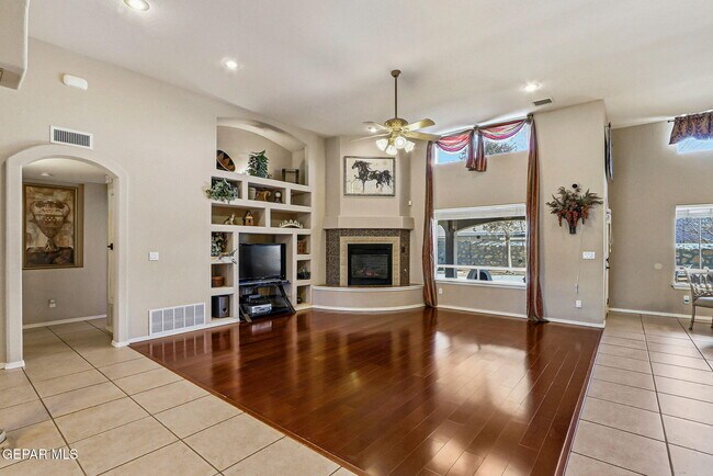 Building Photo - 312 Desert Garden Dr