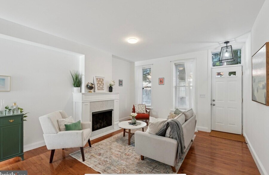 Building Photo - 616 S Bambrey St