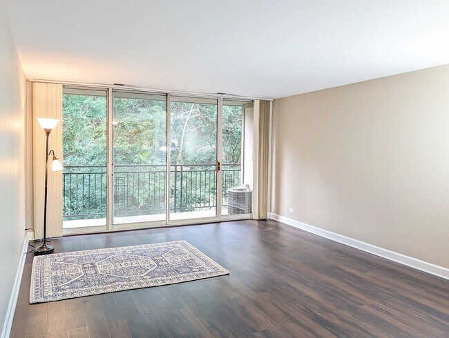 Building Photo - 5830 Oakwood Dr