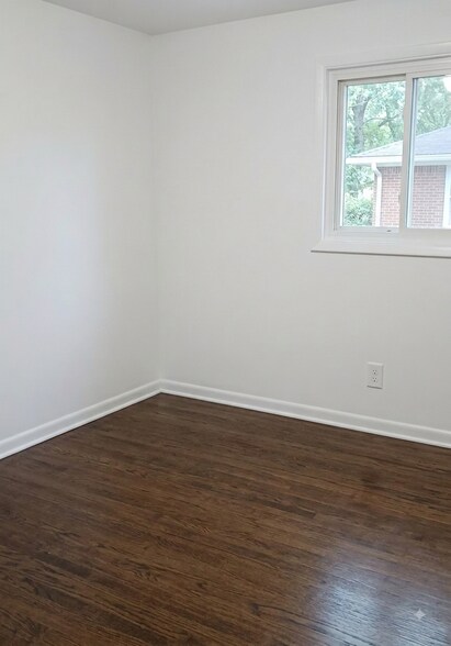 Building Photo - 1145 Arlington Pky NE