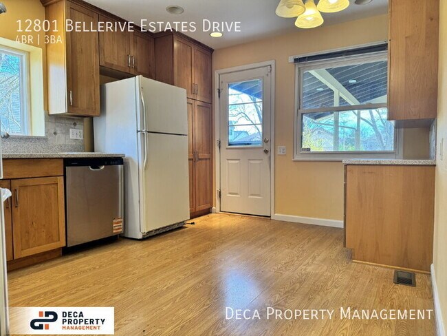 Building Photo - 12801 Bellerive Estates Dr