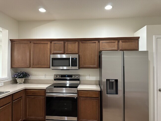 Building Photo - "Spacious 3-Bed Townhouse with 2.5 Baths in Beautiful Bradenton!"