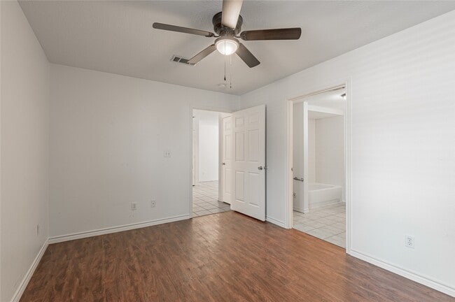 Building Photo - 2118 Avenue M