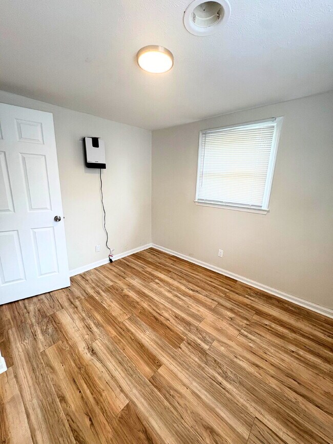 Building Photo - 218 Canady St