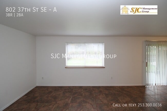 Building Photo - 802 37th St SE