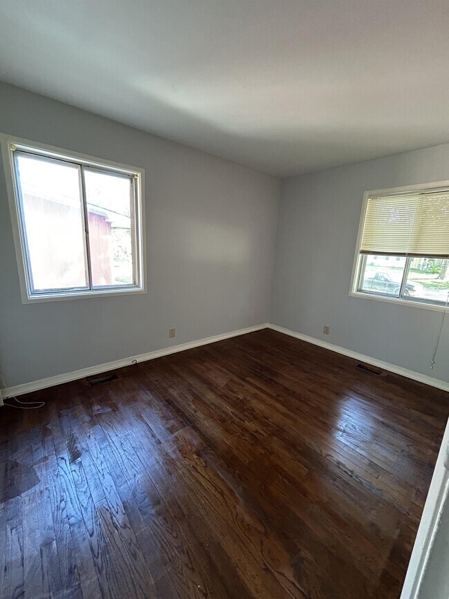 Building Photo - 8704 E 92nd St