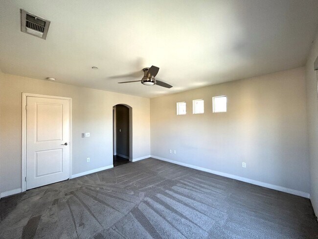 Building Photo - AVAILABLE NOW!! GORGEOUS 2 Bed 2.5 Bath Condo in La Quinta!