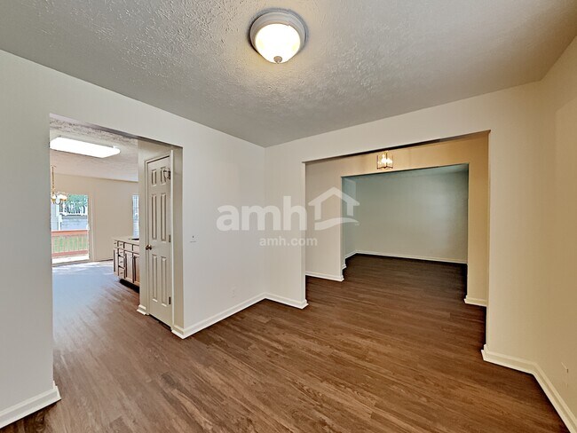 Building Photo - 800 Cainbrook Ct