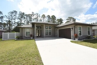 Building Photo - 13 Elder Dr