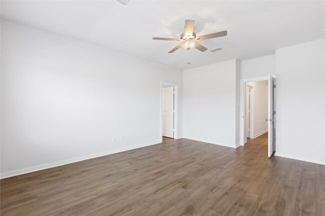 Building Photo - 3019 Dovedale St