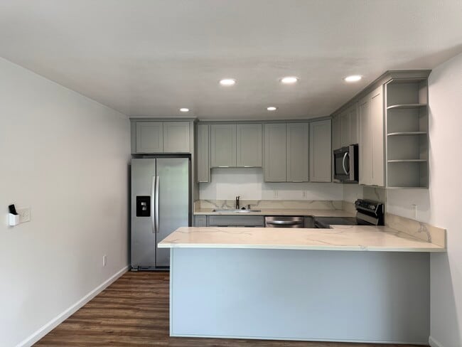 Primary Photo - 45-102A Waiape Pl