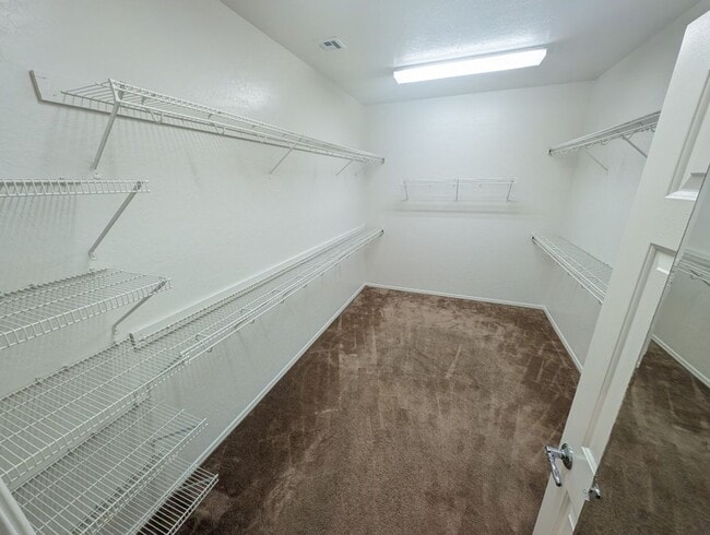 Building Photo - 7521 Chaffinch St