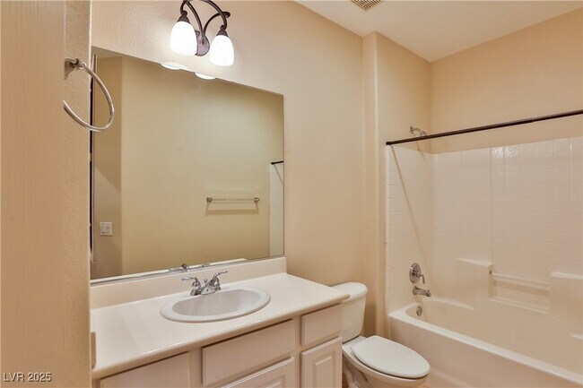 Building Photo - 2264 Laurel Heights Ln