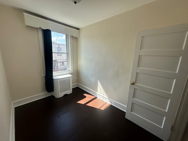 Building Photo - 6604 N Uber St