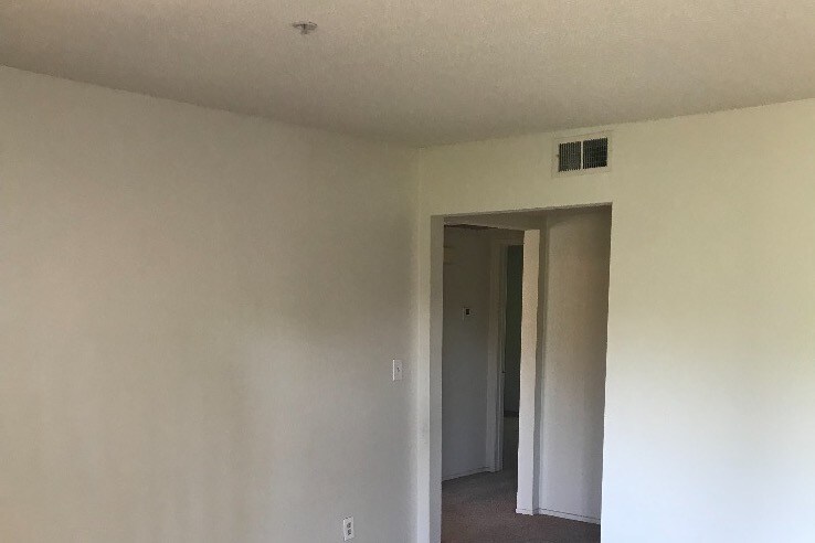 Building Photo - 2400 Seneca St