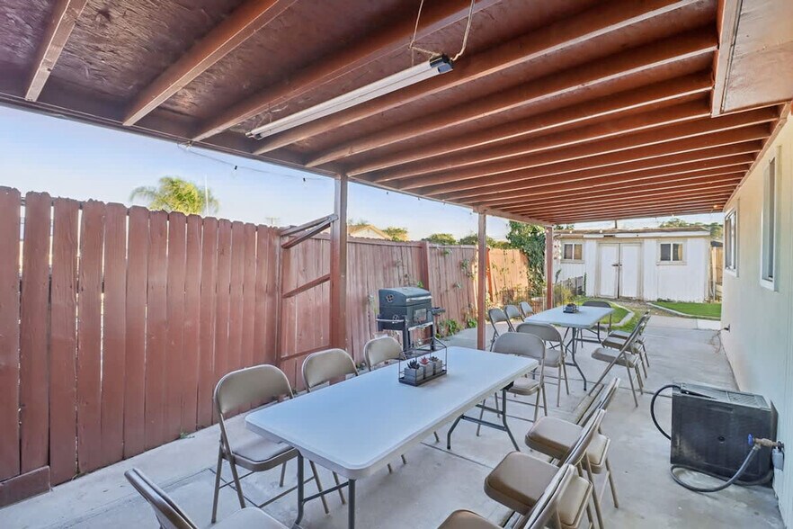 Building Photo - 606 Carlsbad St