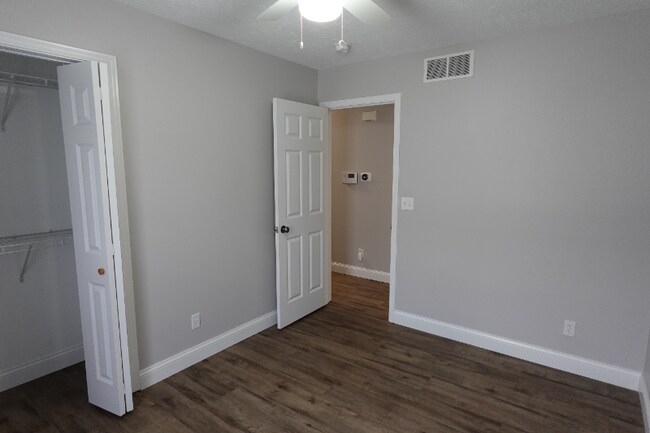Building Photo - 2211 W Jubilee Ln