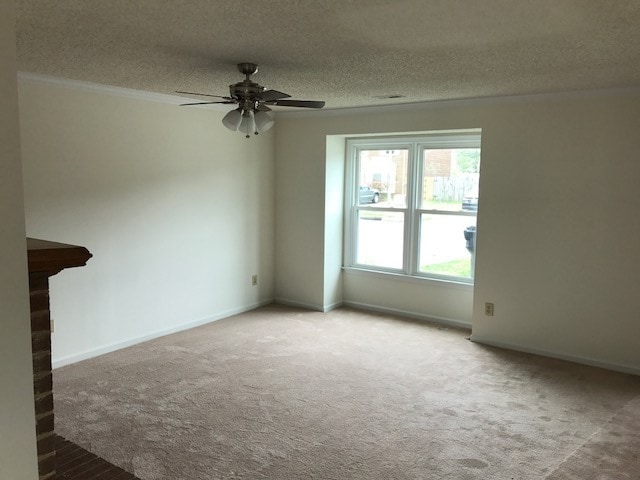 Building Photo - 3 Bedroom Townhouse in Virginia Beach