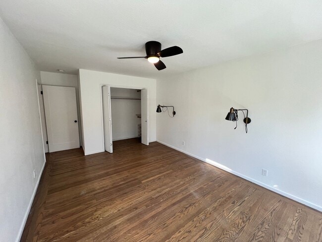 Building Photo - WONDERFUL TWO BEDROM TWO BATH UPDATED HOME IN SUN VALLEY