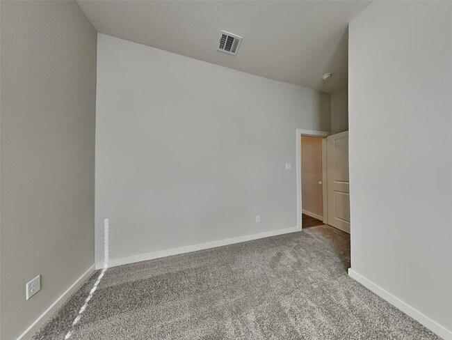 Building Photo - 2403 Cohorn Trl