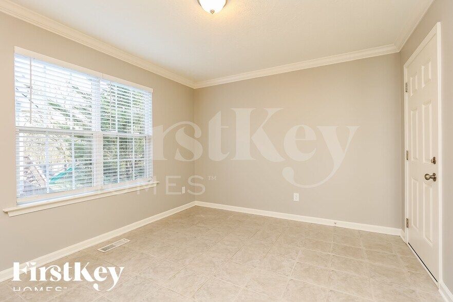 Building Photo - 1270 Chapmans Retreat Dr