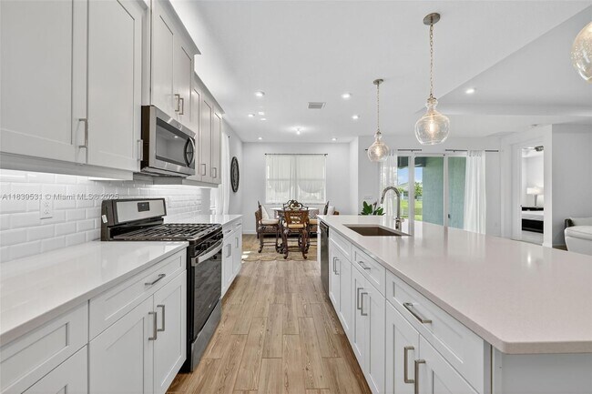 Building Photo - 10407 SW Aquila Wy
