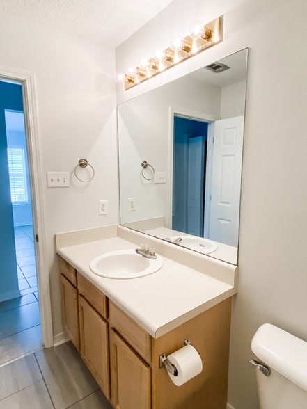 Building Photo - 405 Belle Chase Ct S