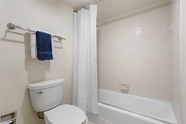 Building Photo - 5080 N Ocean Dr