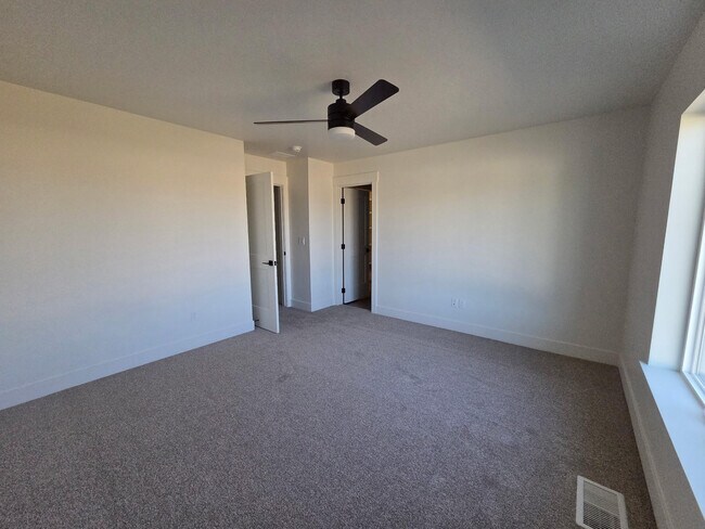 Building Photo - 4621 Highgarden Wy