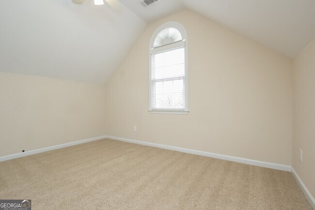 Building Photo - 3075 Woodbridge Ln