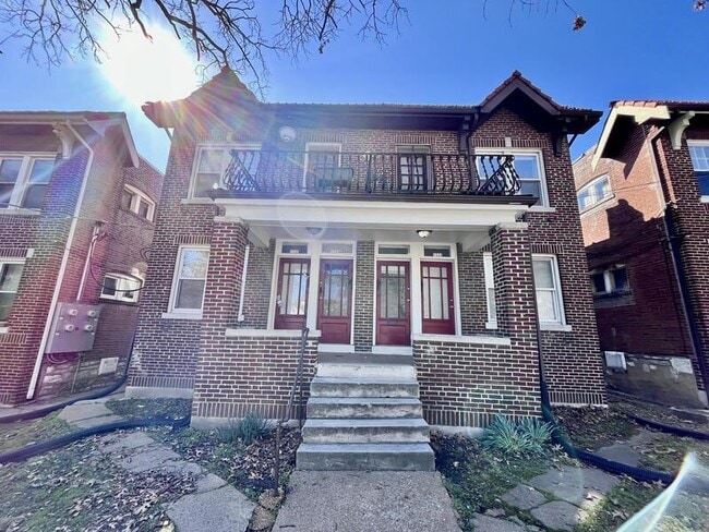 Building Photo - 1533 McCausland Ave