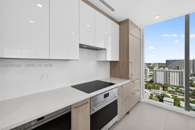 Building Photo - 153 N Seabreeze Blvd