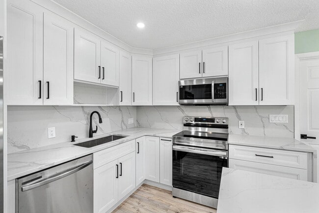 Building Photo - 406 Laurel St