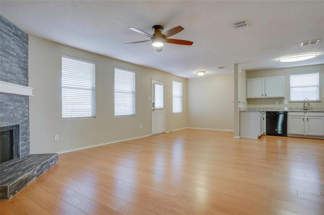 Building Photo - 3054 Fallbrook Dr