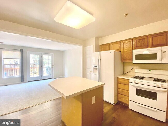 Building Photo - 13765 Palmetto Cir