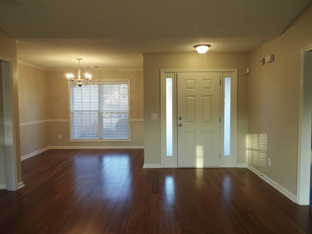 Building Photo - 603 McDowell Ln