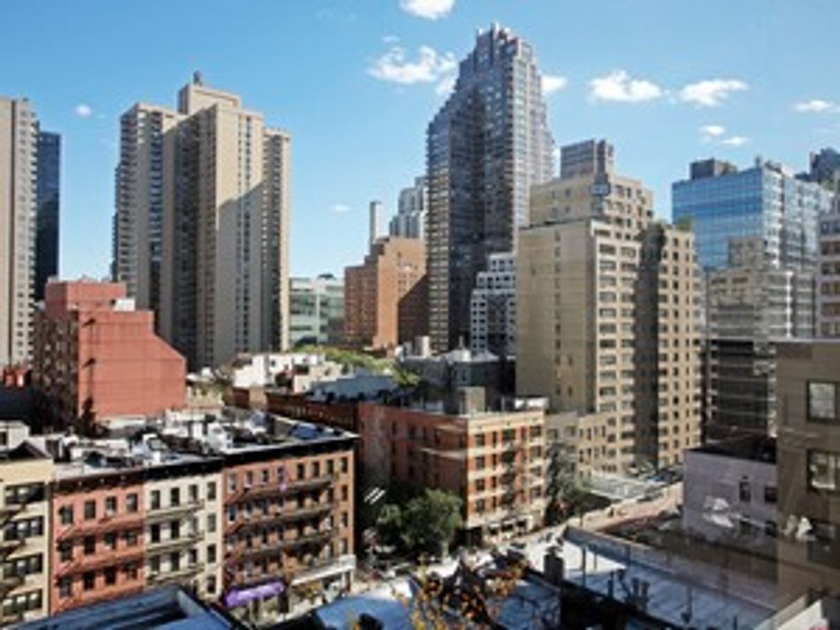Building Photo - 340 E 74th St